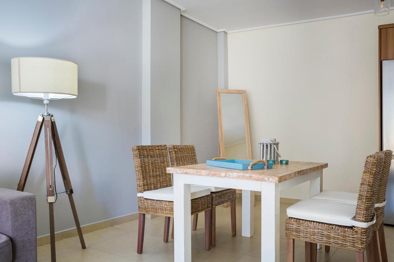 Apartment Lilly, Apartment With Communal Pool, 10 Meters From Sea サミ エクステリア 写真